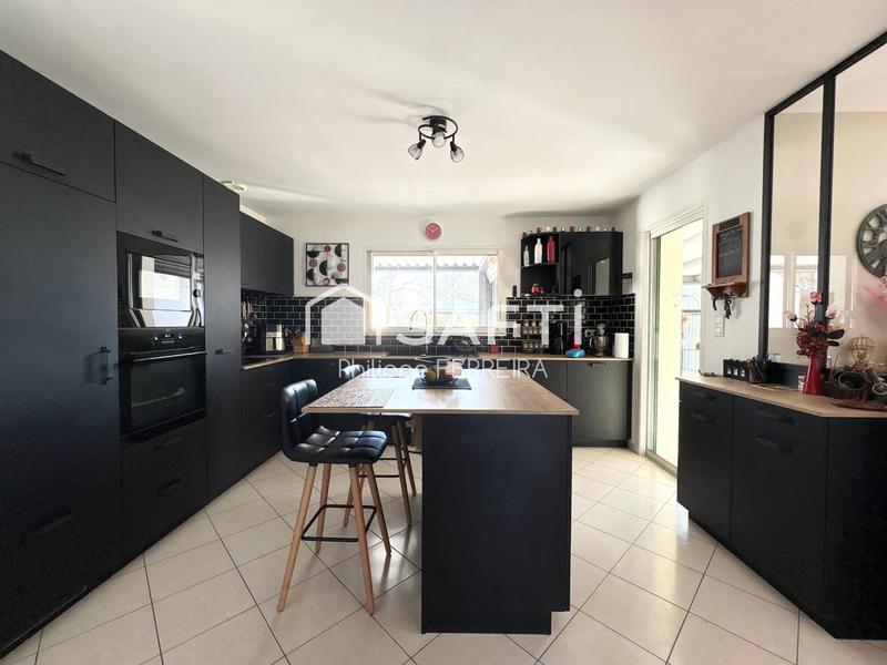 Maison - 200 m² - 7 pièces