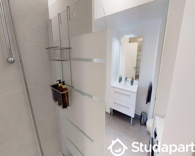 Chambre - 90 m² - 1 pièce