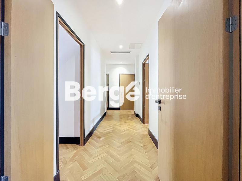 Bureau - 168 m² - 4 pièces