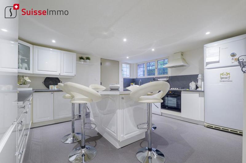 Maison - 168 m² - 8 pièces