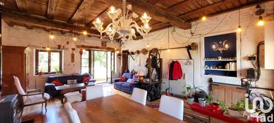 Maison - 284 m² - 9 pièces