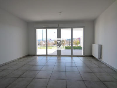 Appartement - 79 m² - 4 pièces