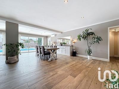 Maison - 170 m² - 9 pièces