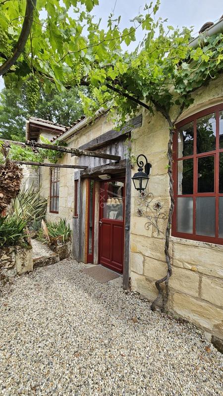 Maison - 332 m² - 6 pièces