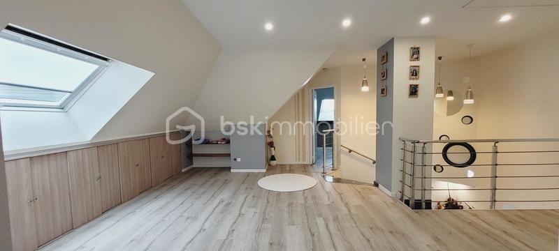 Demeure - 240 m² - 9 pièces