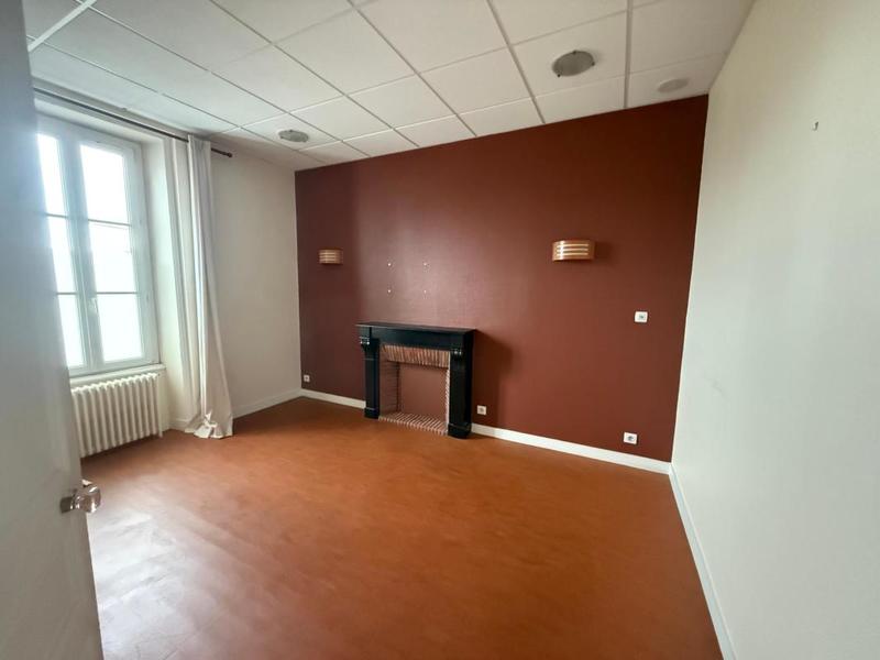 Maison - 300 m² - 12 pièces