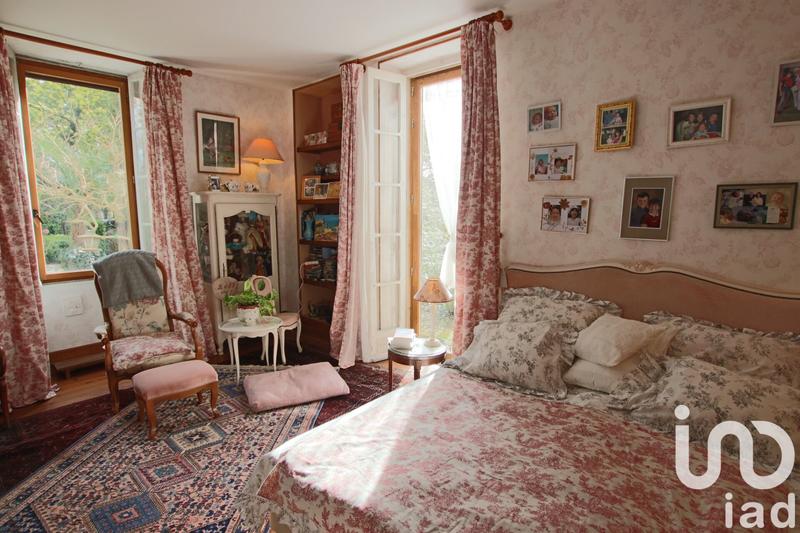 Maison - 411 m² - 9 pièces