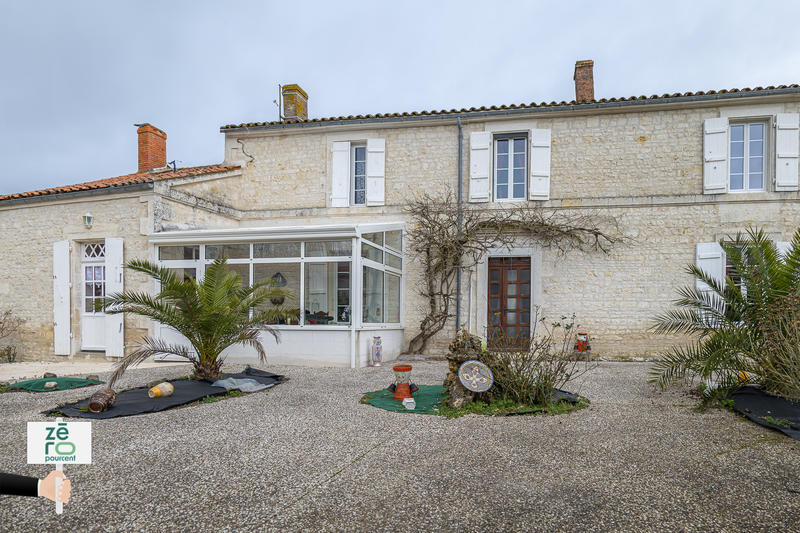 Maison - 200 m² - 6 pièces