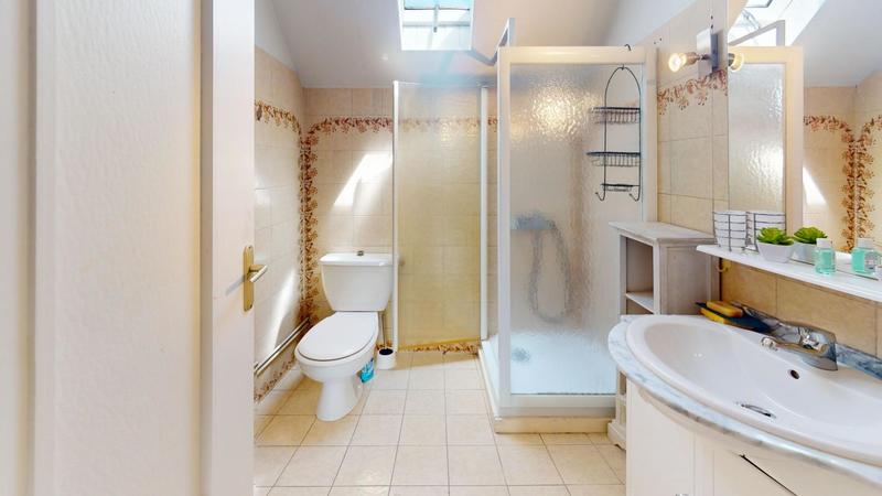 Maison - 198 m² - 7 pièces