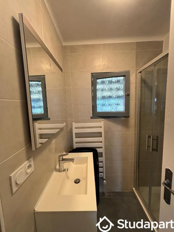 Chambre - 11 m² - 1 pièce