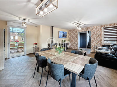 Pavillon - 93 m² - 5 pièces