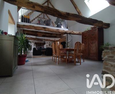 Maison - 210 m² - 8 pièces