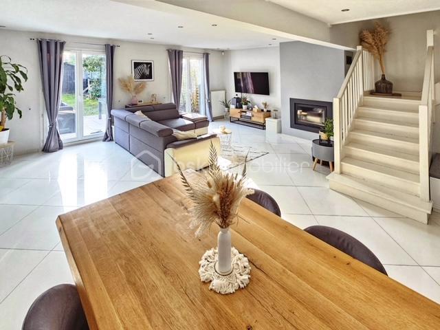 Maison - 145 m² - 6 pièces