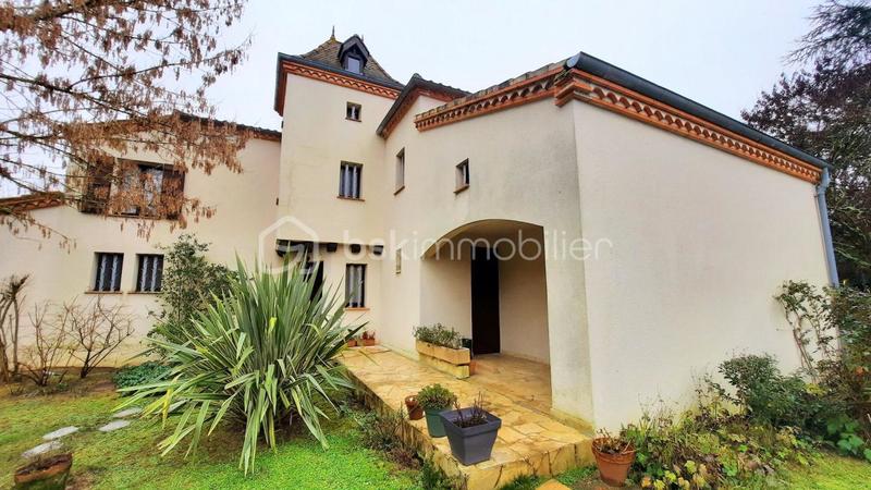 Maison - 228 m² - 7 pièces