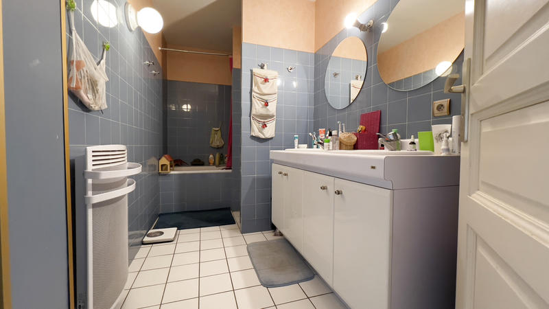 Maison - 223 m² - 7 pièces