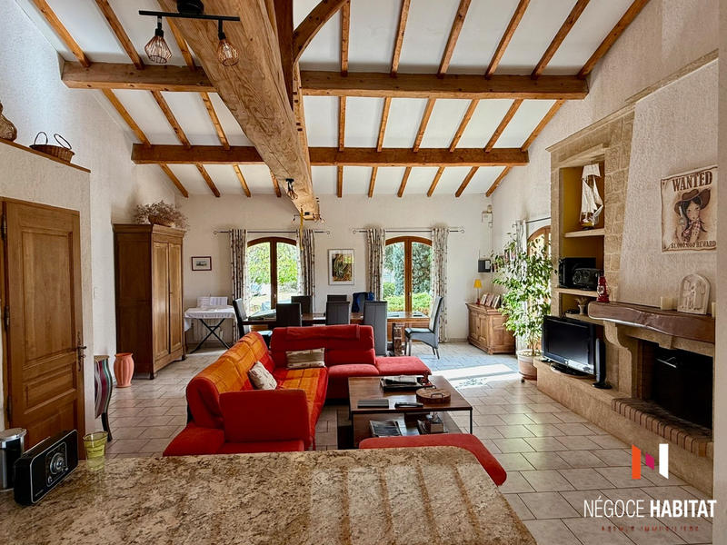 Maison - 220 m² - 8 pièces