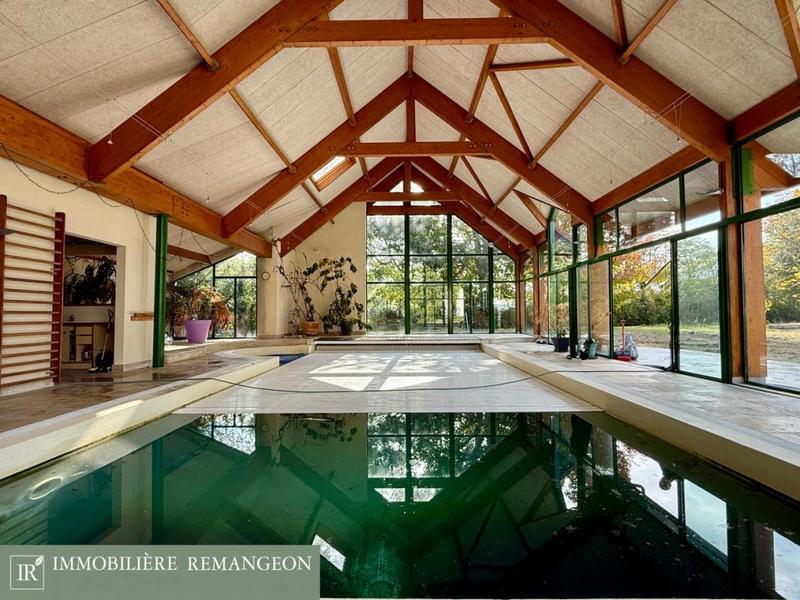 Maison - 211 m² - 8 pièces