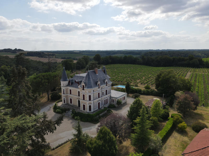 Propriété - 600 m² - 12 pièces