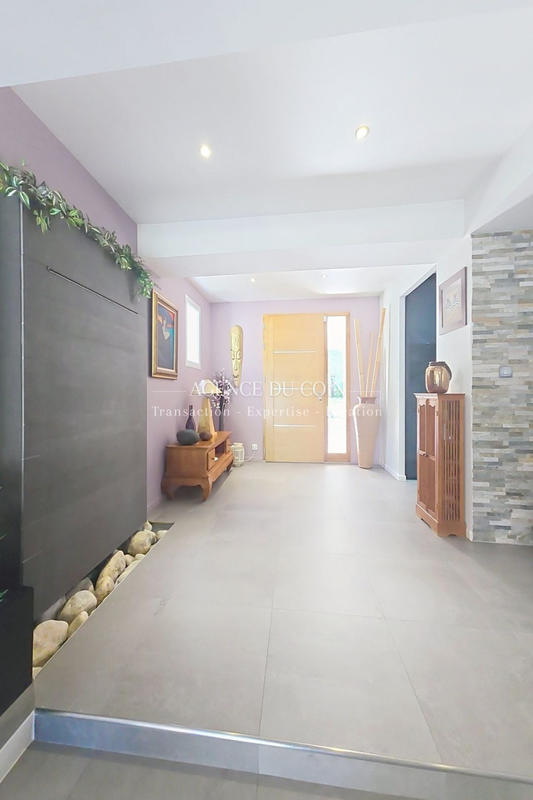 Villa - 300 m² - 7 pièces