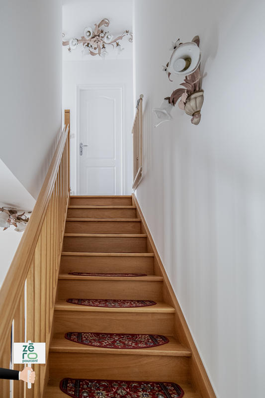 Maison - 233 m² - 7 pièces