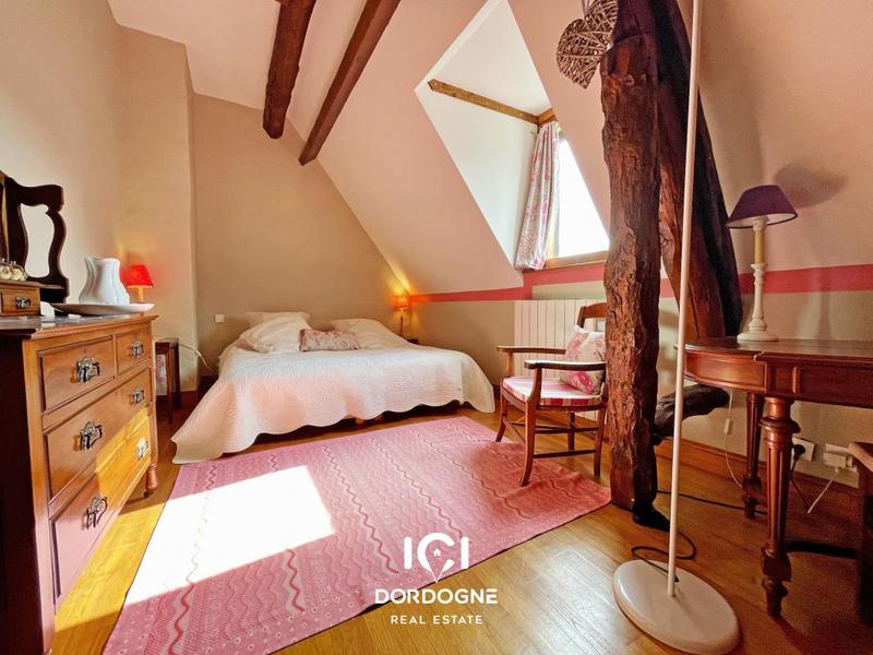 Propriété - 340 m² - 8 pièces