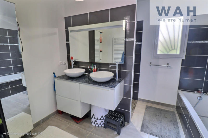 Maison - 99 m² - 4 pièces