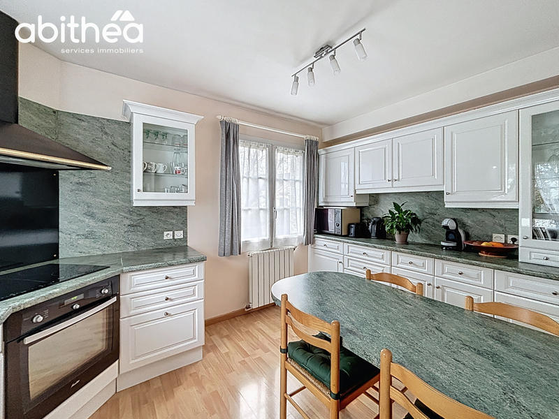 Maison - 98 m² - 6 pièces