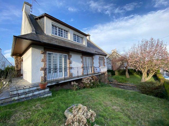 Maison - 140 m² - 8 pièces