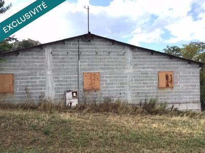 Local commercial - 675 m² - 1 pièce