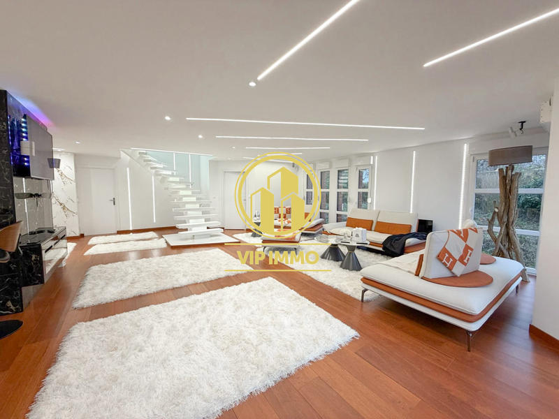 Maison - 183 m² - 5 pièces