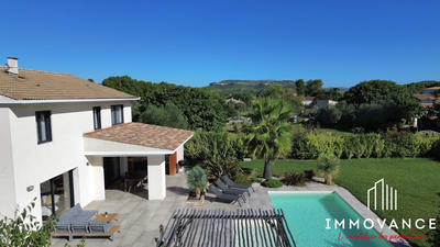 Villa - 190 m² - 6 pièces