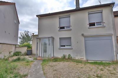 Maison - 90 m² - 6 pièces