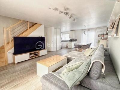 Maison - 94 m² - 5 pièces