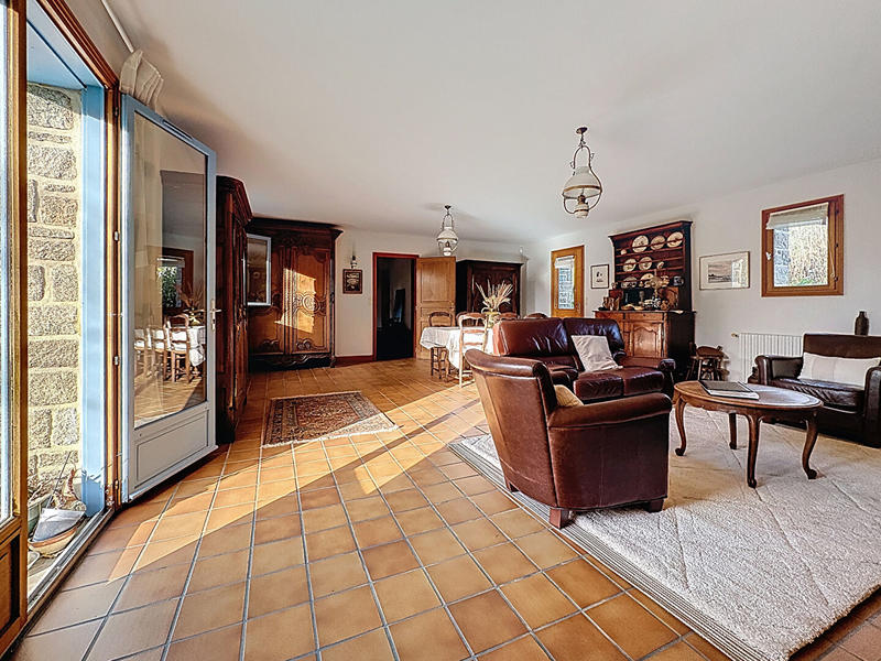 Maison - 140 m² - 6 pièces