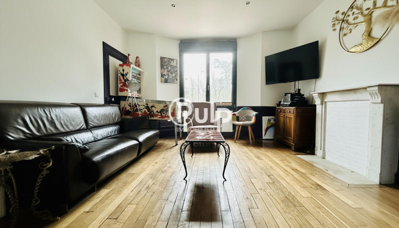 Demeure - 312 m² - 12 pièces