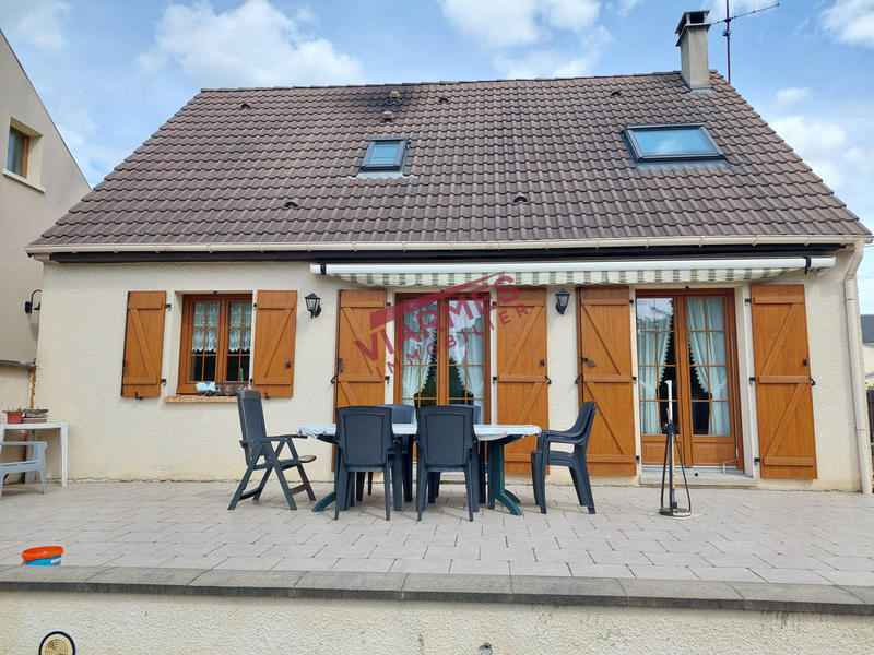 Maison - 90 m² - 5 pièces