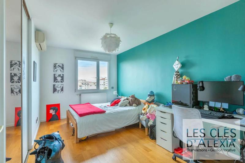 Appartement - 153 m² - 6 pièces
