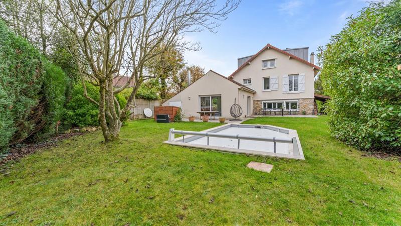 Maison - 181 m² - 7 pièces