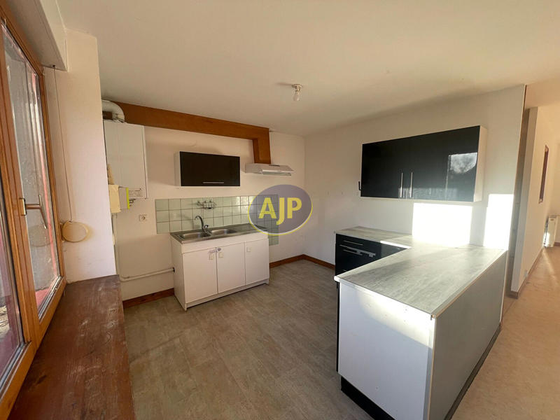 Maison - 85 m² - 4 pièces