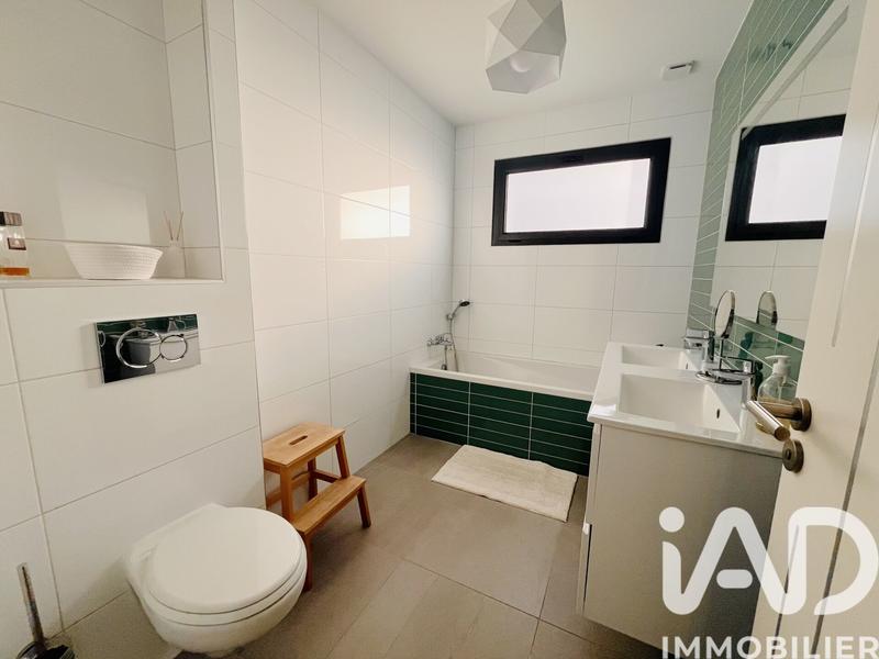 Maison - 210 m² - 7 pièces