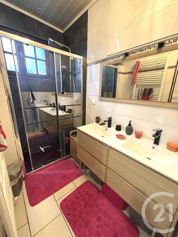 Maison - 111 m² - 4 pièces