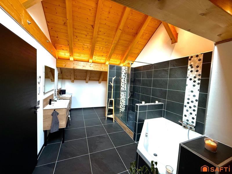 Maison - 289 m² - 7 pièces