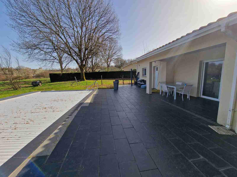 Maison - 246 m² - 7 pièces