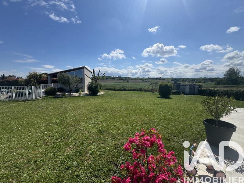 Maison - 241 m² - 8 pièces