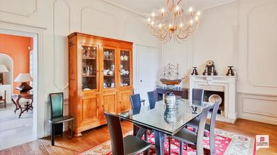 Demeure - 320 m² - 12 pièces