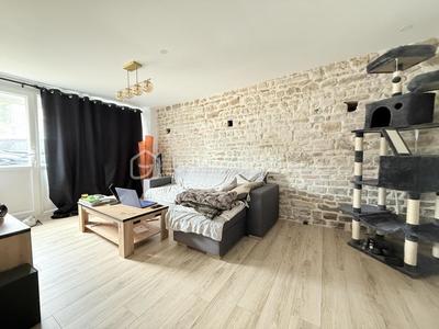 Maison - 96 m² - 6 pièces