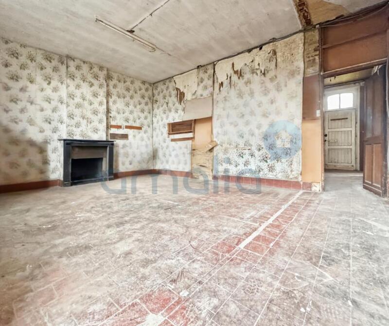 Maison - 99 m² - 7 pièces