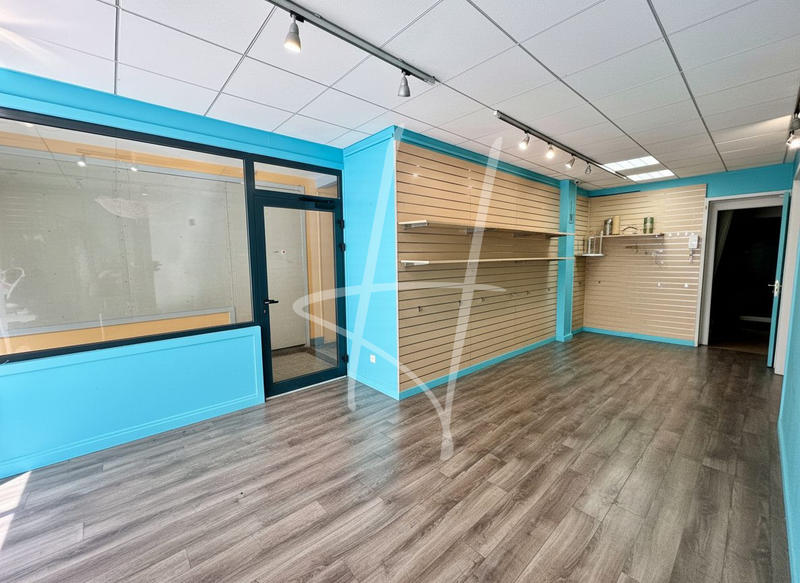 Local commercial - 64 m²