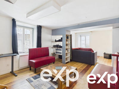 Maison - 275 m² - 10 pièces