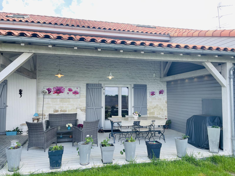 Maison - 220 m² - 5 pièces